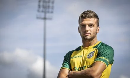 Lamprou voor één jaar gehuurd