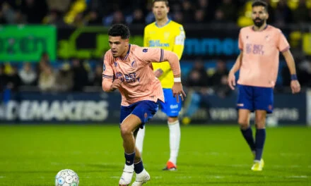 Oratmangoen speelt oefeninterland